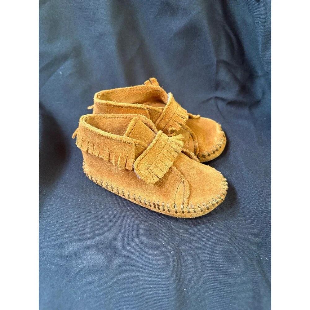 Minnetonka baby size 4 4t brown front strap moccasin shoes